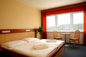 Hotel Lzn Zln - Kostelec
